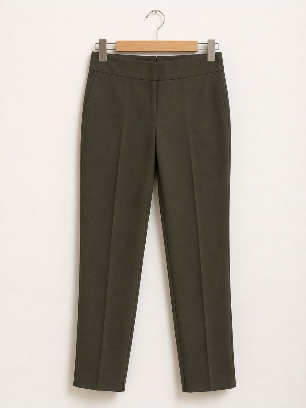 New Theory Dark Olive Tailored Straight-Leg Trousers. Tag lost.